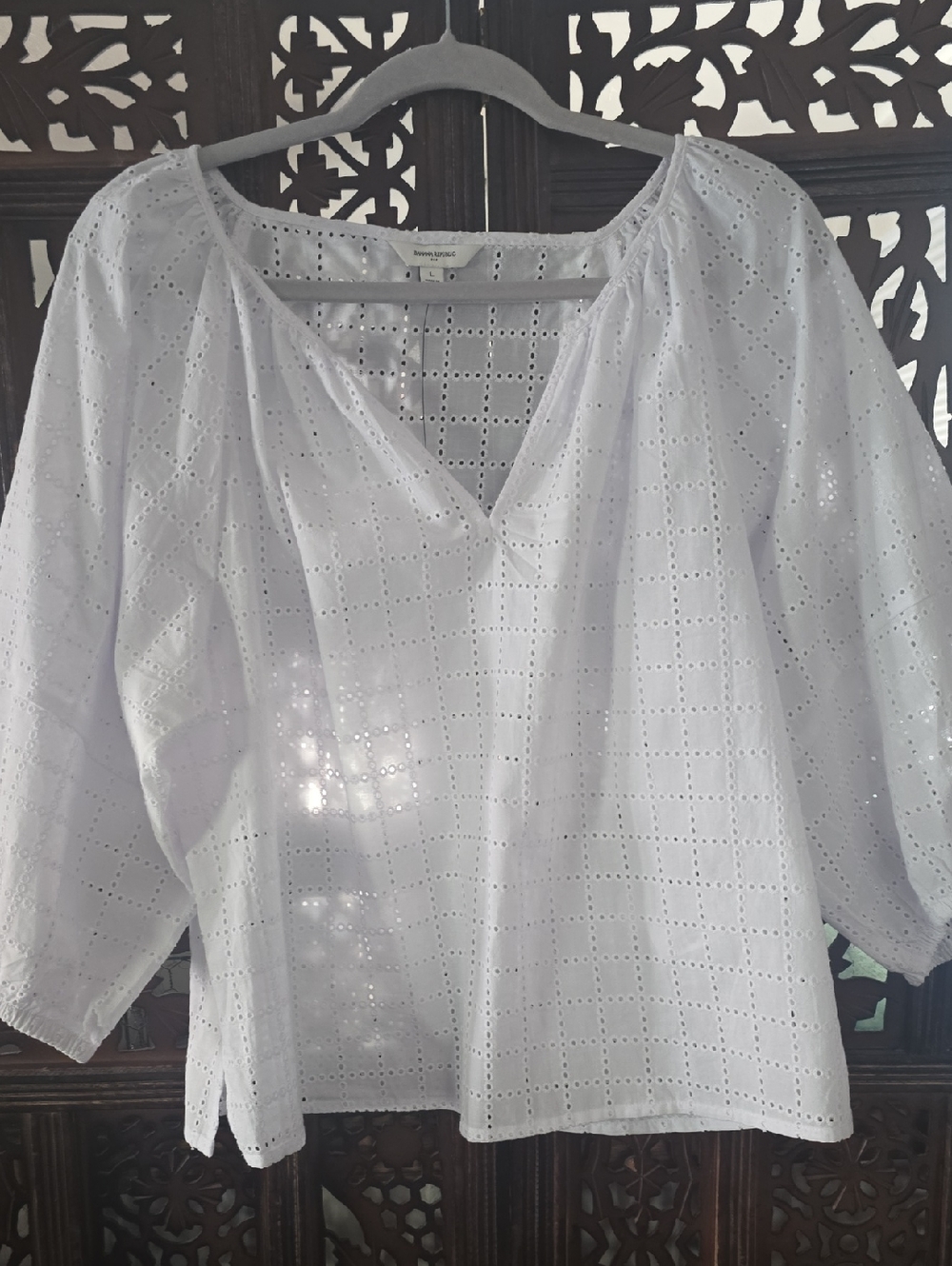 Banana Republic White Eyelet V-Neck Peasant Top NWT